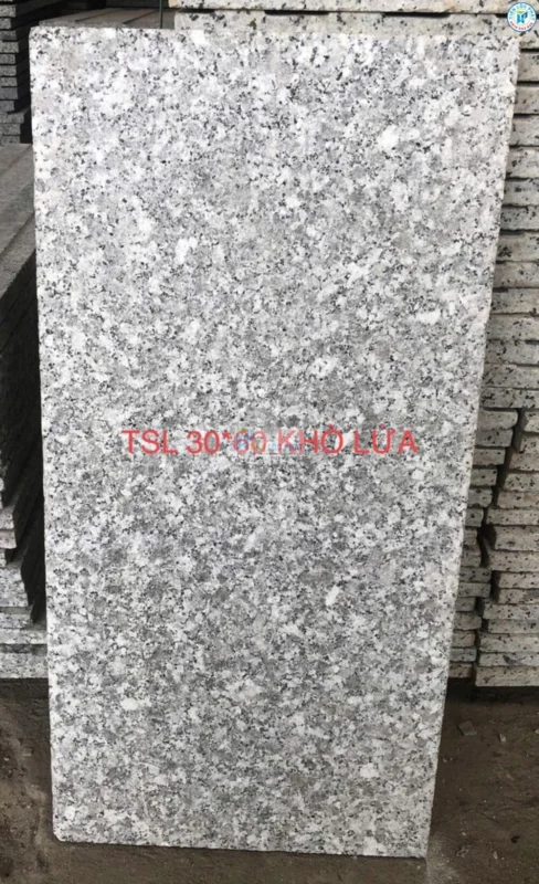 Trắng suối lau khò lửa