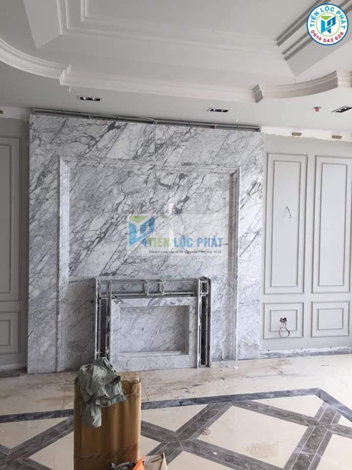 Đá tự nhiên mang đến cái nhìn sang trọng và hiện đại hơn cho phòng khách của bạn