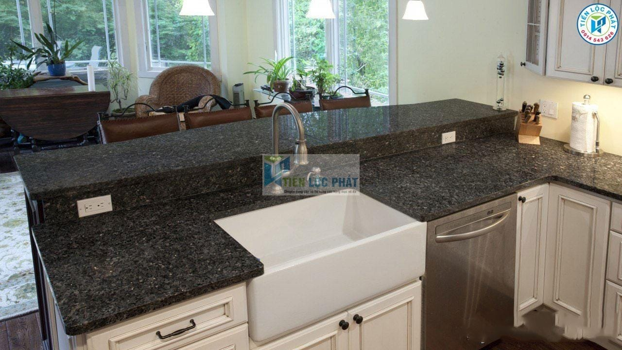 Những lợi ích khi sử dụng đá sân vườn ốp mặt bếp