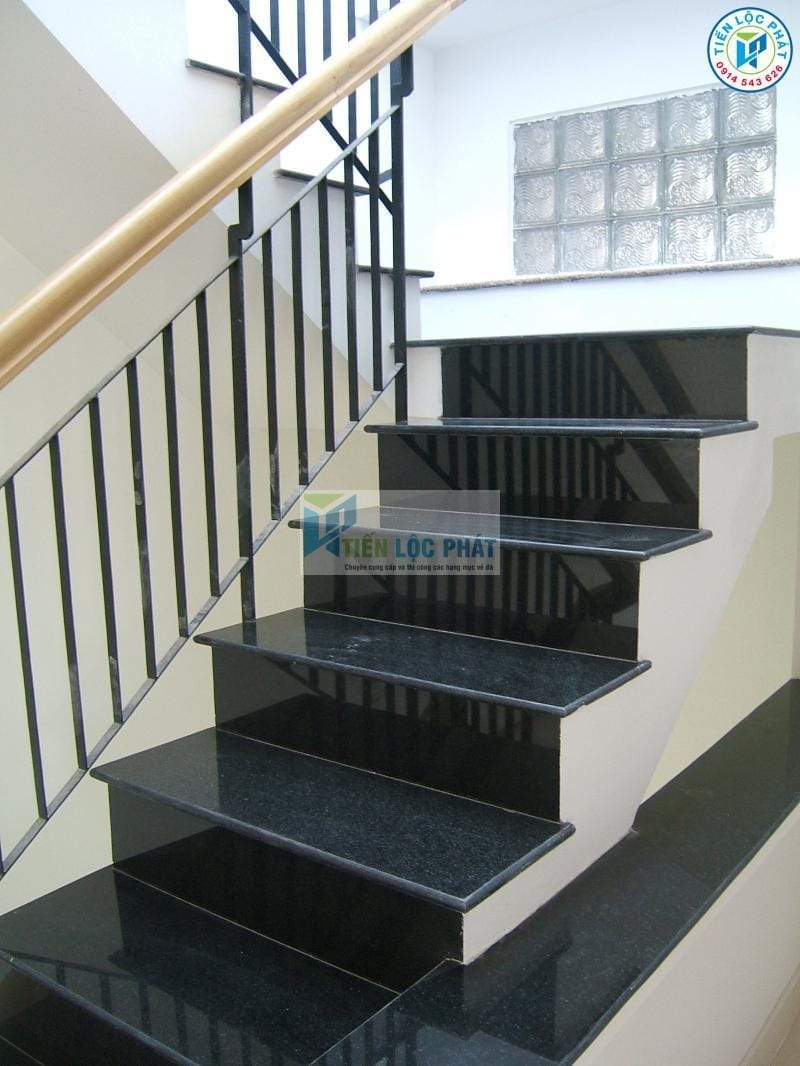 đá sân vườn hợp gia chủ mệnh thổ