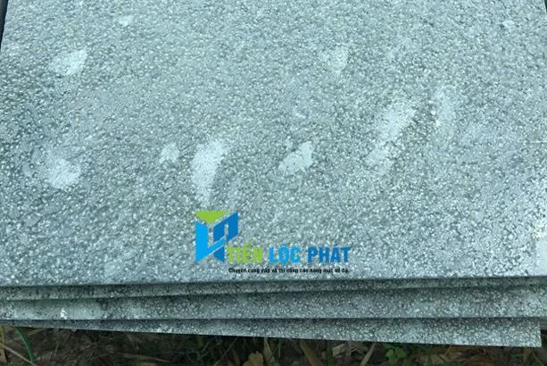 Đá xanh rêu băm toàn phần 30x60x2 cm