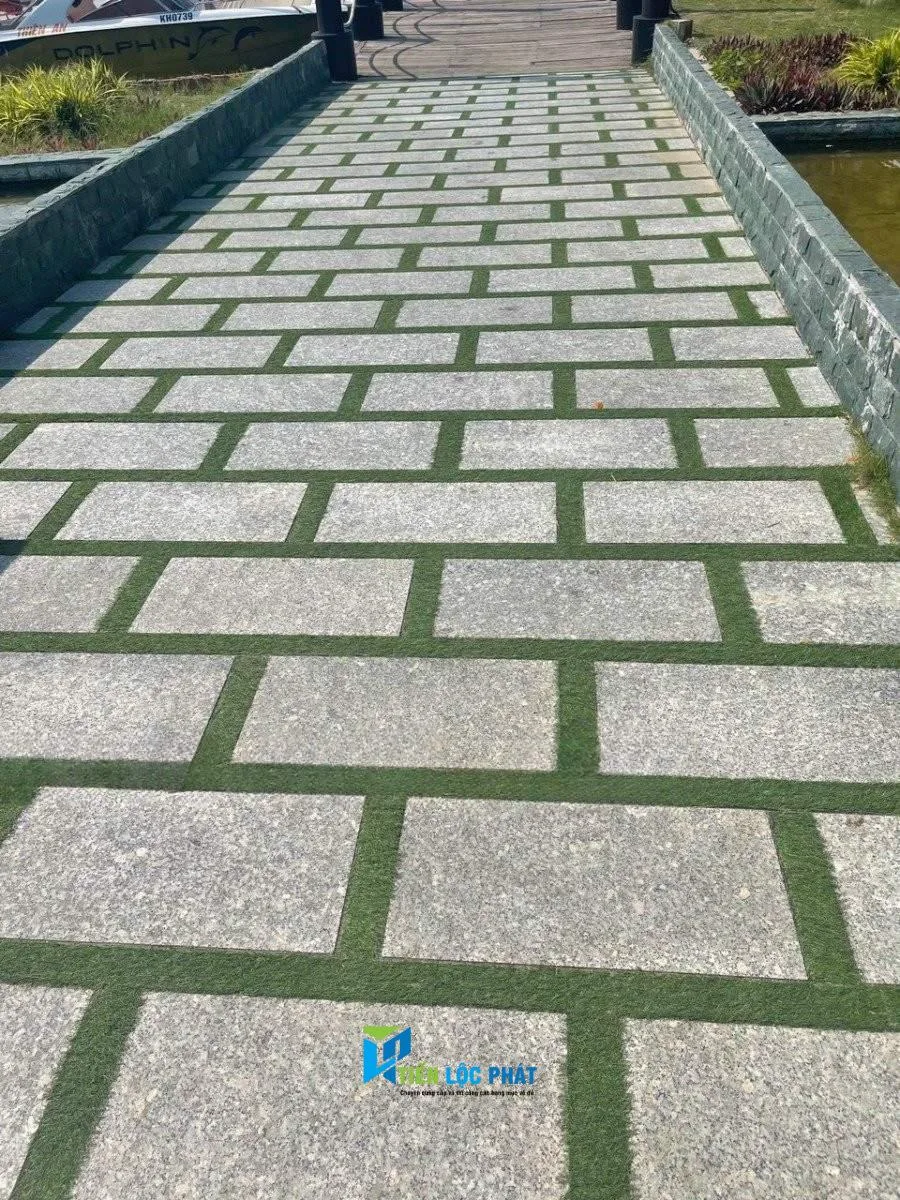 Đá trắng Suối Lau khò 30x60 lát lối đi sân vườn