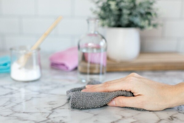 Vệ Sinh Mặt đá Trắng