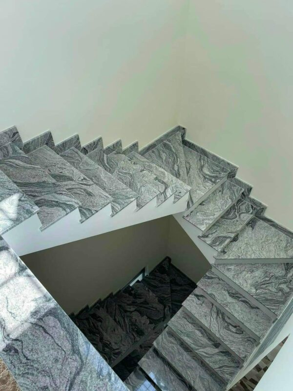 Cầu thang đá sân vườn