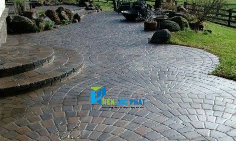Ưu điểm của đá tự nhiên lát sân vườn