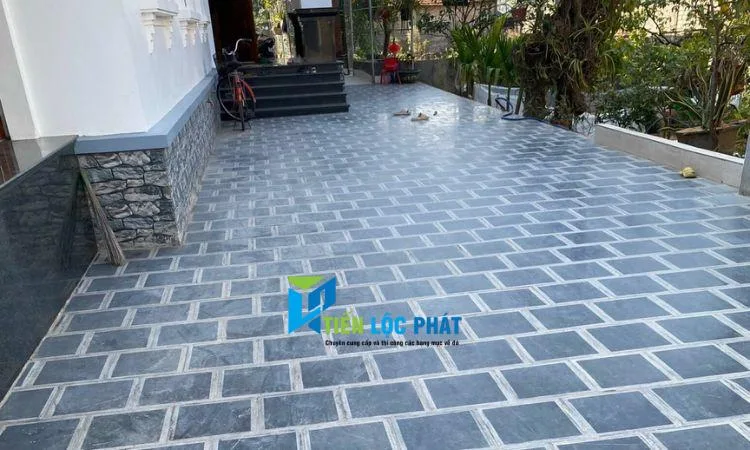 Ứng dụng của đá xanh trong lát sân vườn