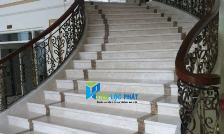 Lợi ích của việc làm sạch cầu thang granito