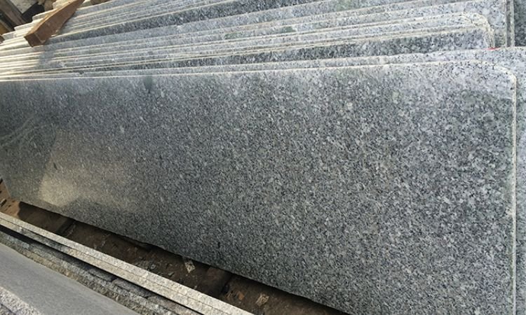 Đá trắng suối lau