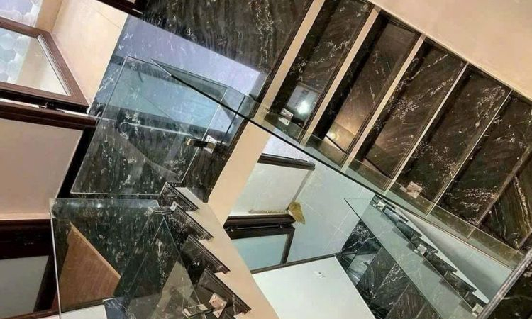 ốp cầu thang đá sân vườn