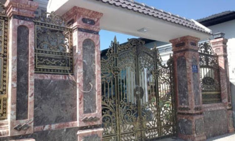 Ưu điểm của trụ cổng ốp đá granite