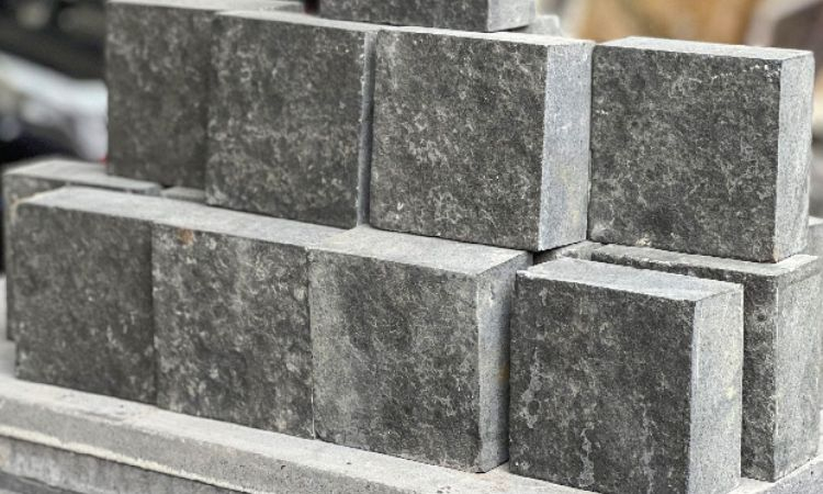 đá lát sân vườn 10x10