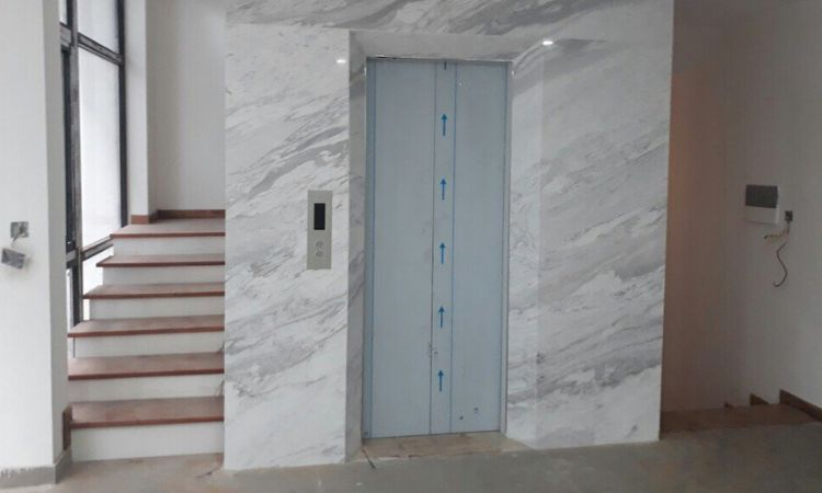 ốp đá thang máy