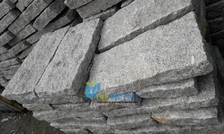 đá chẻ lát sân vườn