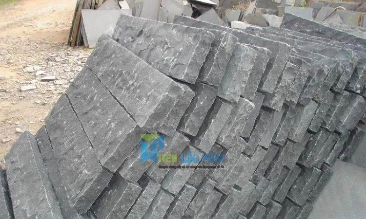 đá chẻ lát sân vườn