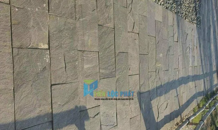đá chẻ lát sân vườn