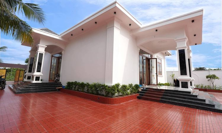 Gạch đỏ lát sân bao nhiêu tiền 1m2?