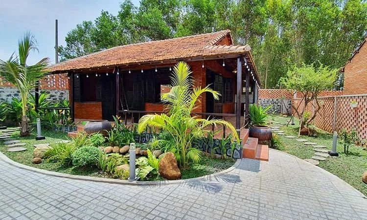 Thiết kế sân vườn đẹp đơn giản cho nhà ở nông thôn