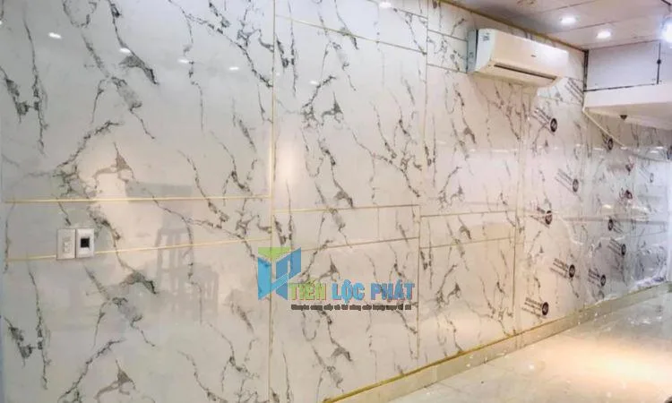 tấm dán tường PVC