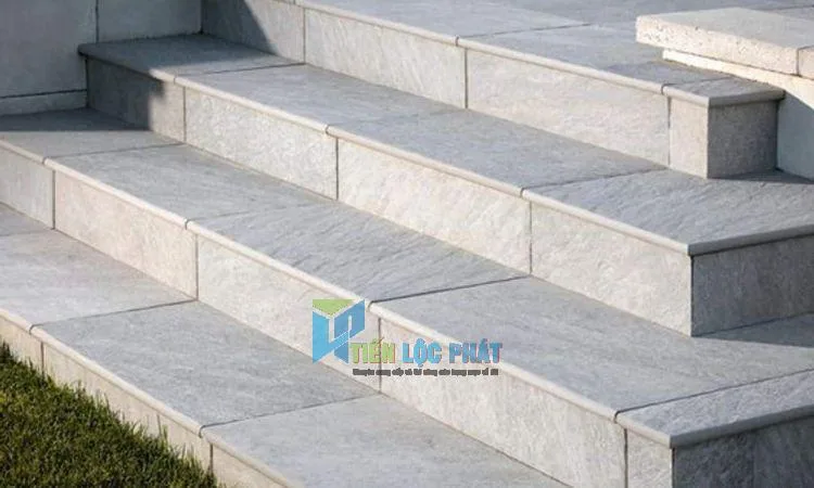 thềm nhà 4 bậc có tốt không?