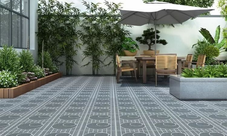 gạch lát sân trước cửa nhà