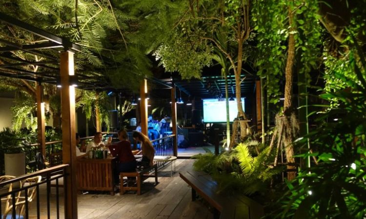 Thiếu ánh sáng và không chú trọng âm thanh