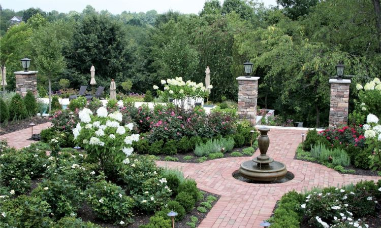 Sân vườn cổ điển