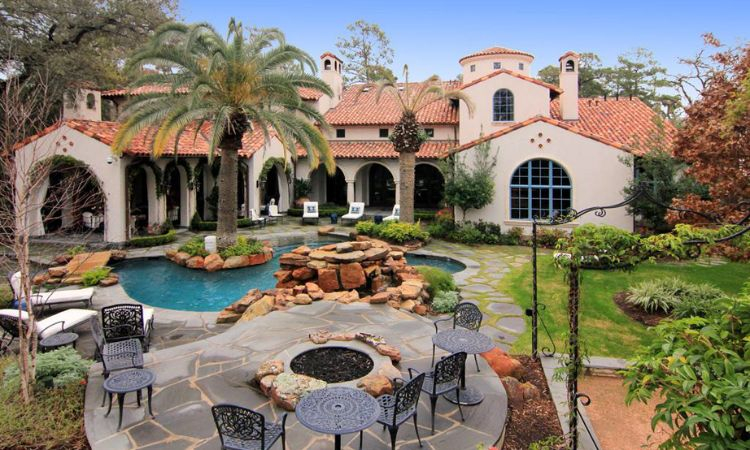 Sân vườn kiểu Địa Trung Hải