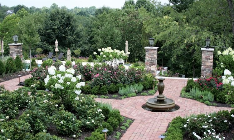 Sân vườn cổ điển Pháp