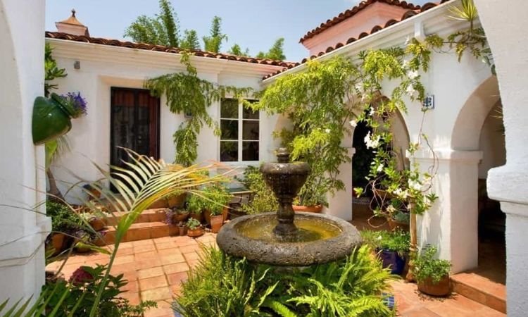 Sân vườn Địa Trung Hải